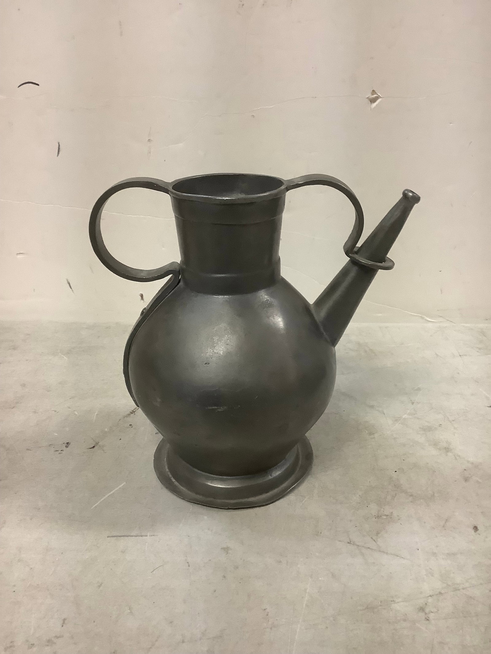 Vintage Metal Teapot 7in: Vintage Metal Teapot 7in