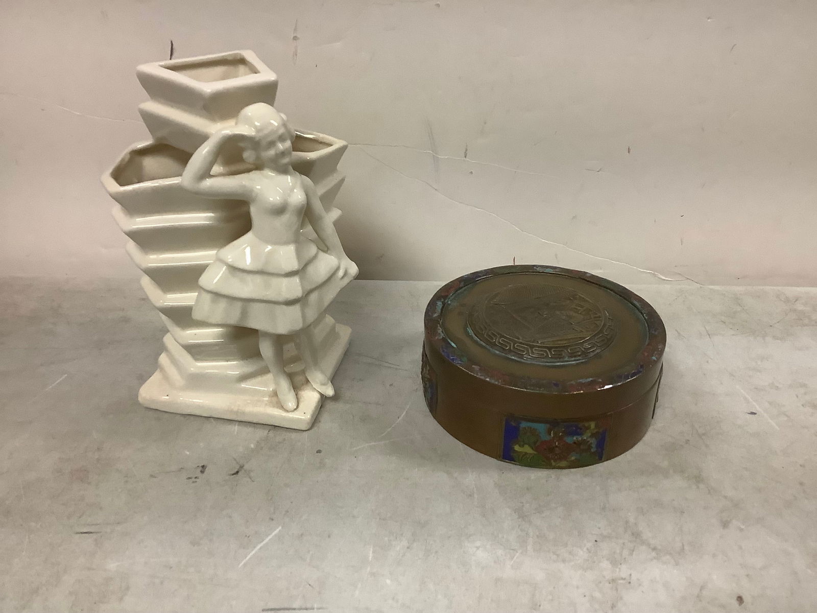 Old China Brass trinket box with lid and Ceramic Vase 7 1/2 in (1 of 1)