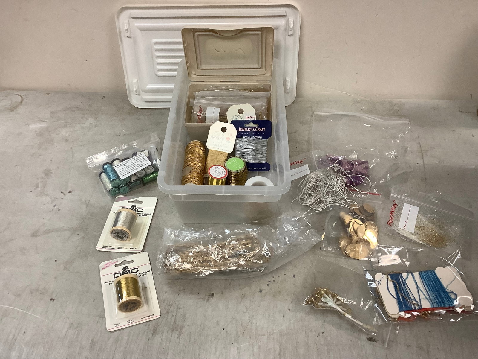 Lot of Sewing Supplies: Lot of Sewing Supplies