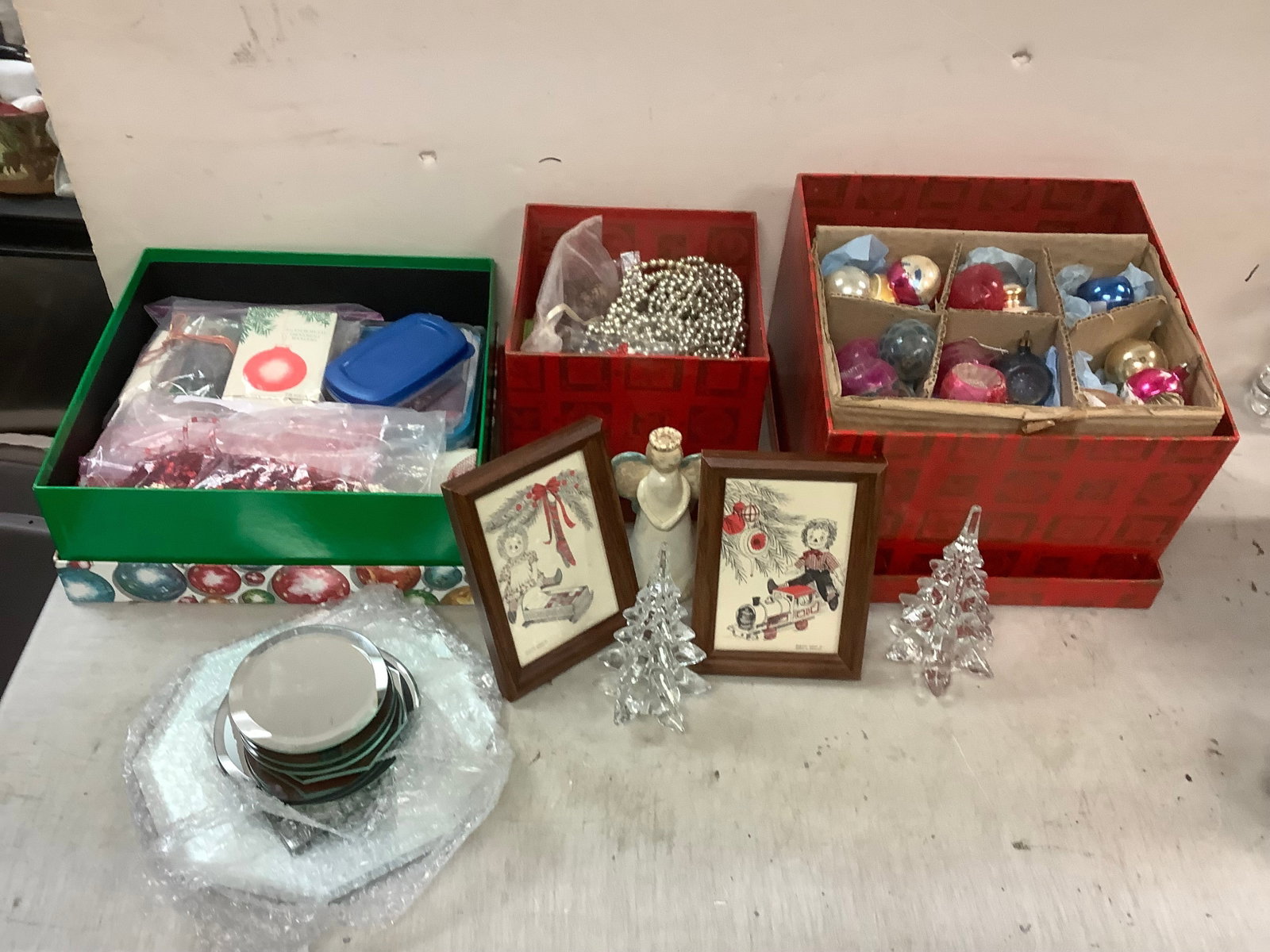Lot of Christmas Decorations and Raggedy Ann and Andy Pictures: Lot of Christmas Decorations and Raggedy Ann and Andy Pictures