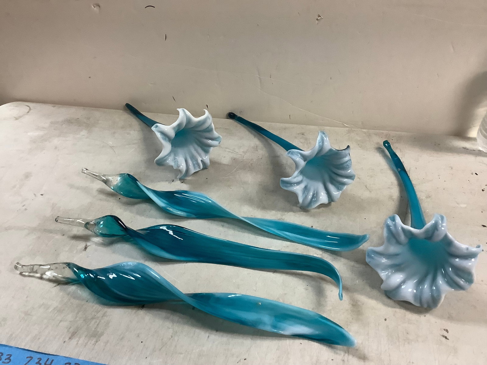 Lot of Art Glass Flowers and More 18in: Lot of Art Glass Flowers and More 18in
