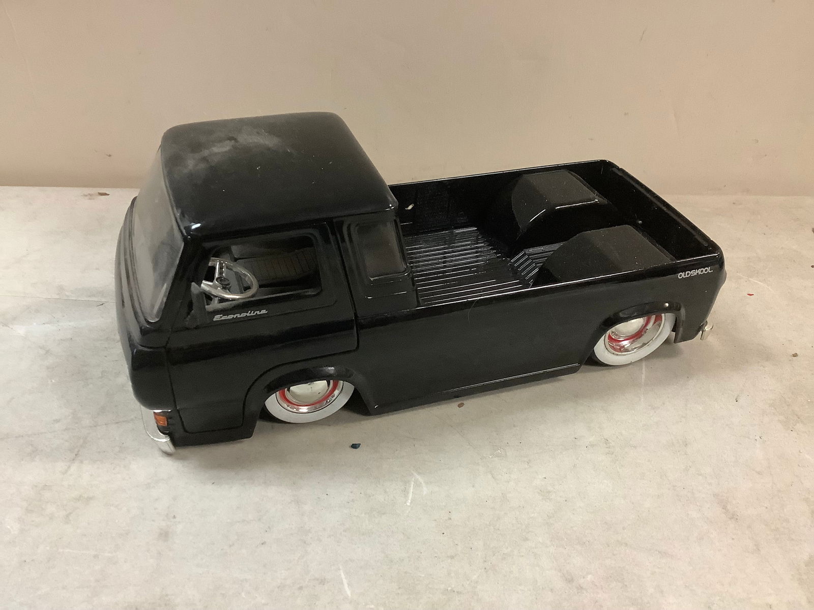 Black Jada 1965 ford ecoline pickup model (1 of 1)