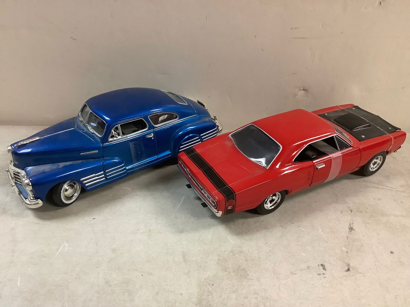 Motor max models(chevrolet aerosedan and dodge coronet superbee): Motor max models(chevrolet aerosedan and dodge coronet superbee)