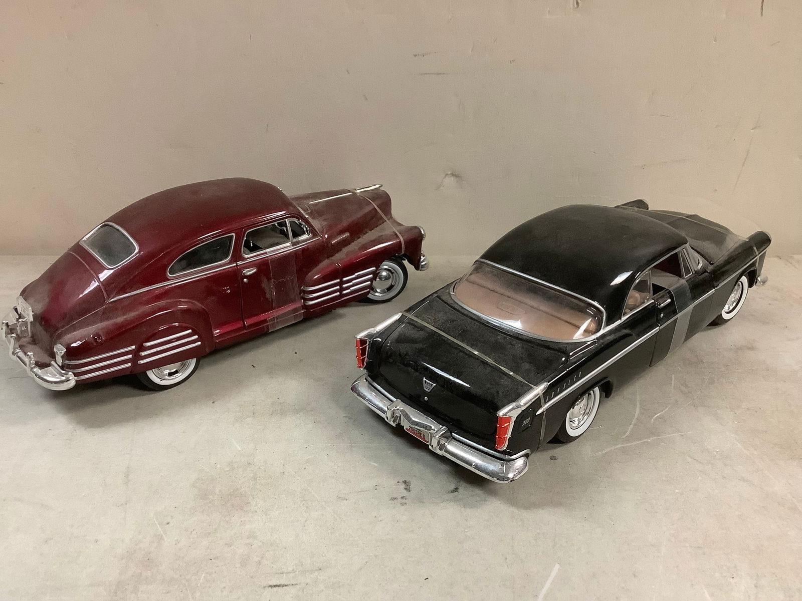 Lot of collectible model cars(Motor max blue 1955 chrysler and chevy aerosedan) (1 of 1)