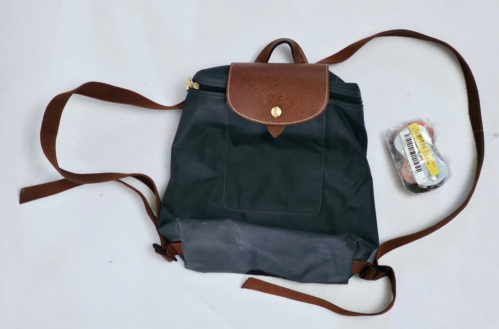 NWOT Longchamp Grey Recycled Backpack and Color Change Accessory Set: NWOT Longchamp Grey Recycled Backpack and Color Change Accessory Set