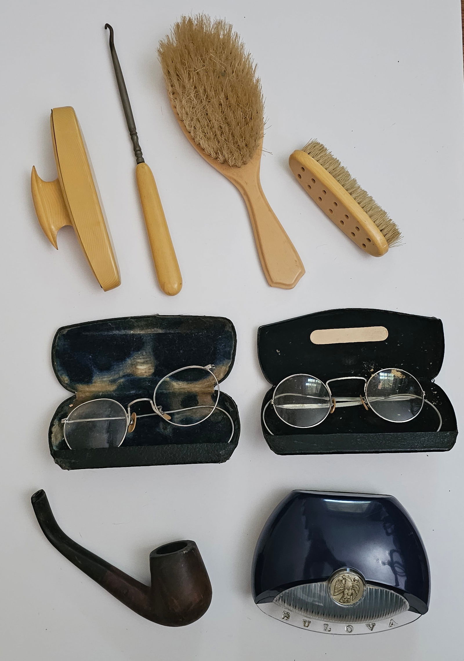 Vintage Bulova Watch Box, Pipe, Glasses, Dresser Set (1 of 1)
