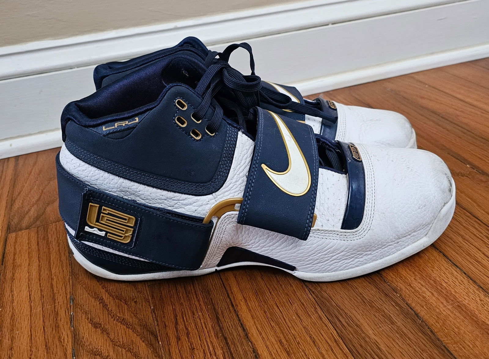 Lebron james shoes size 13 sale