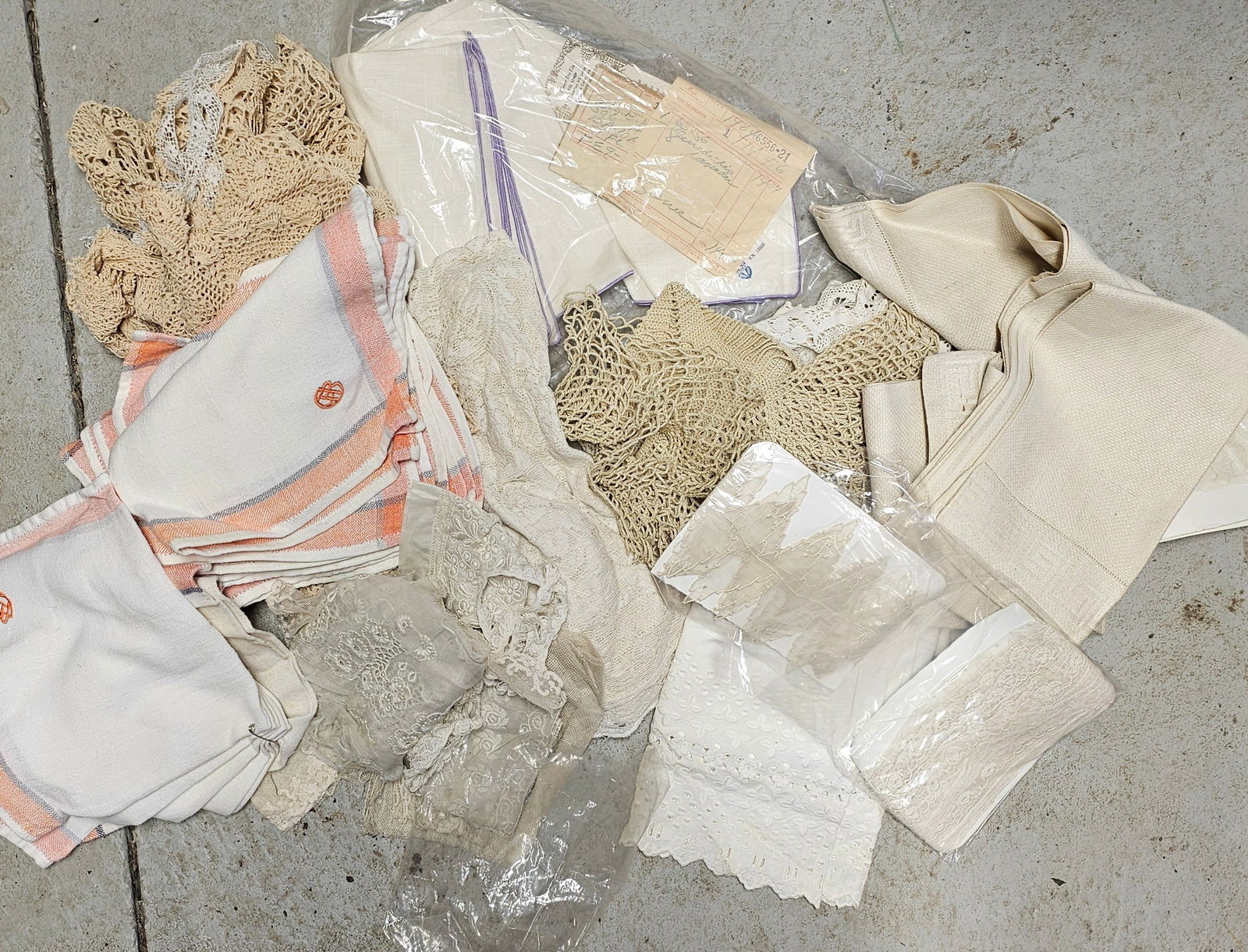 Vintage Linens and Lace some NOS: Vintage Linens and Lace some NOS