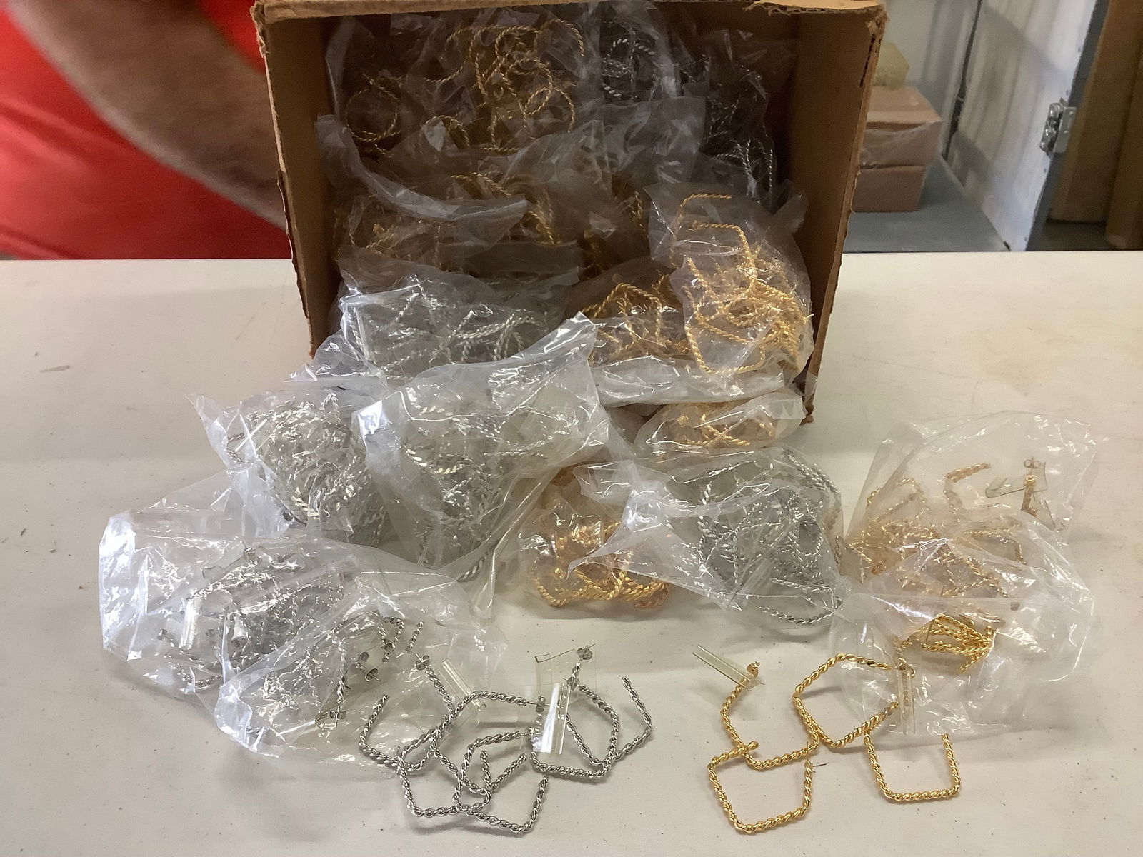 Gold Tone and Silver Tone Rope Style Earrings: Gold Tone and Silver Tone Rope Style Earrings