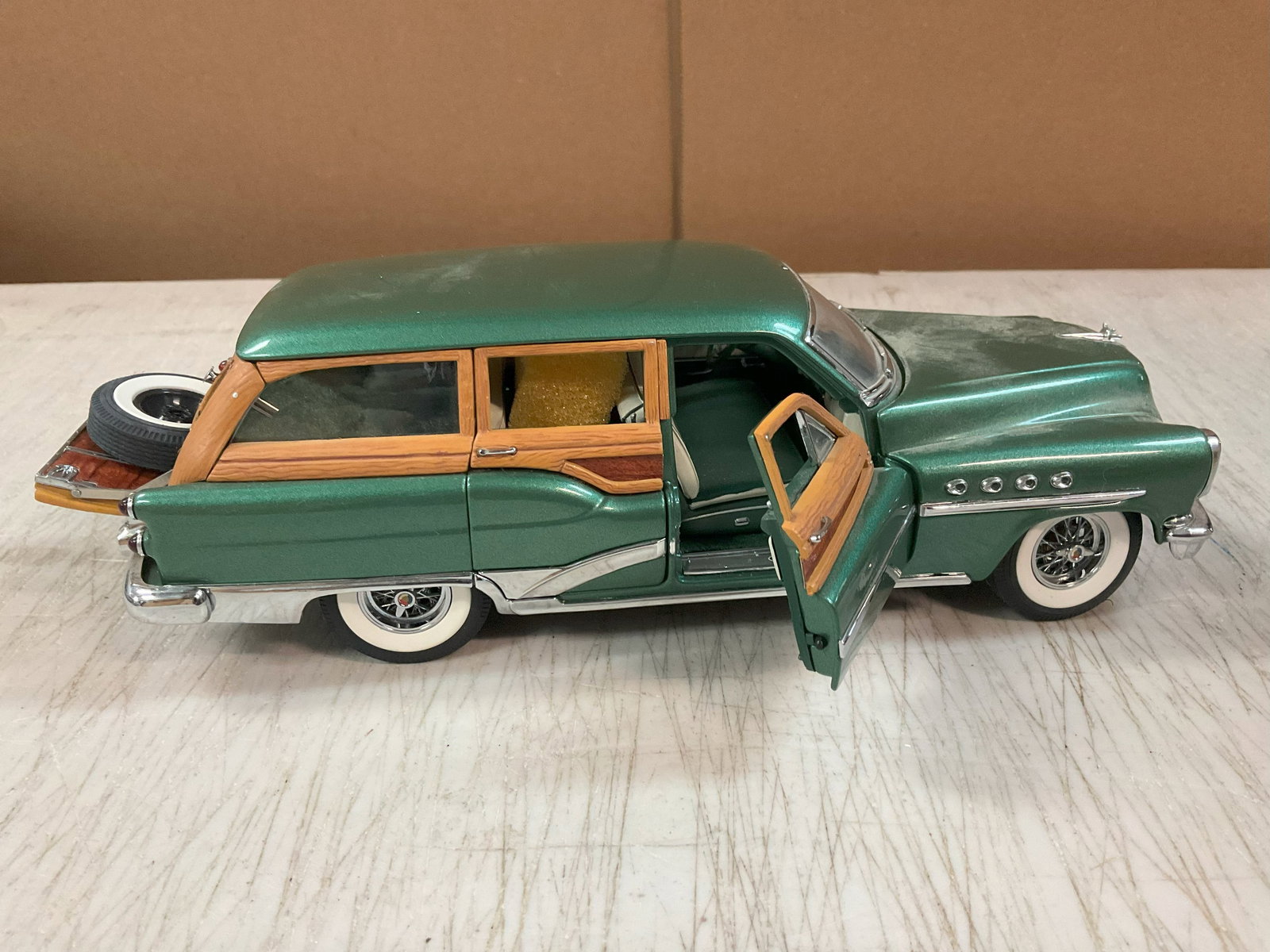 The Danbury Mint â€“ 1953 Buick Estate Wagon â€“ 1 door loose 8in. (1 of 1)
