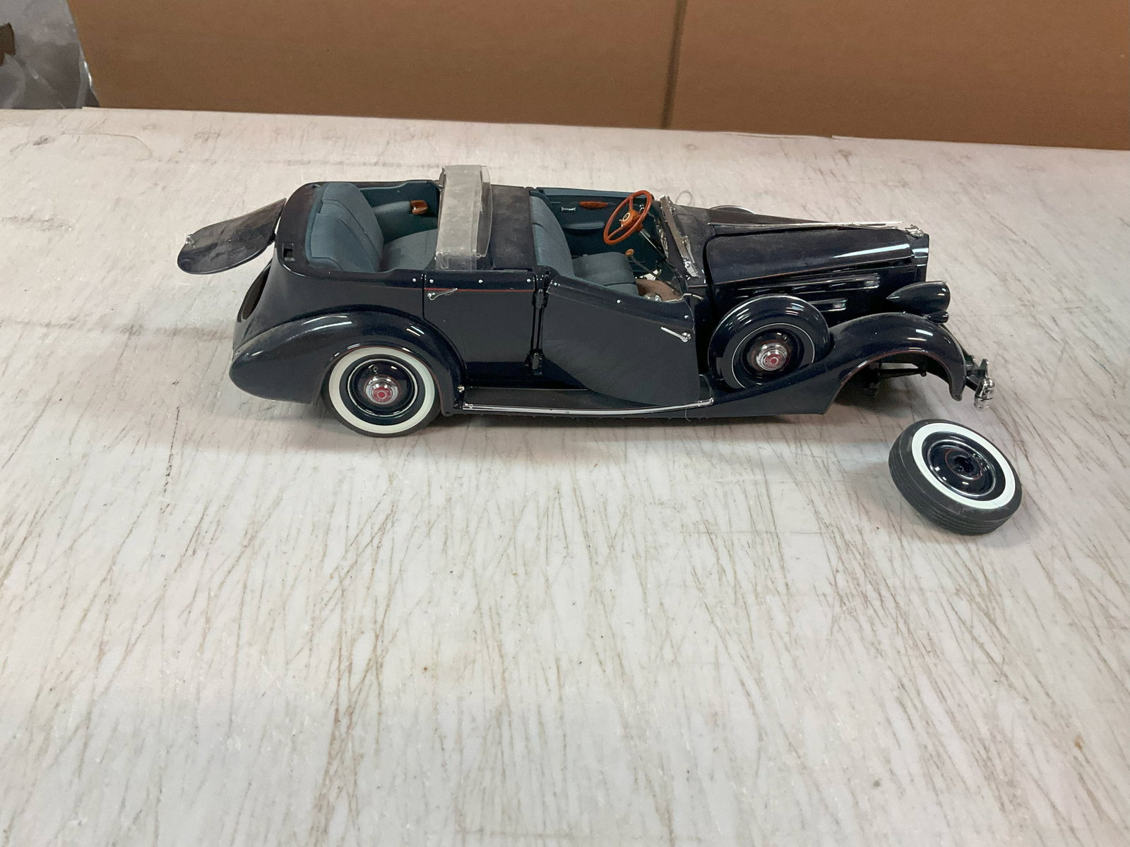 The Danbury Mint â€“ 1956 Packard Twelve Sport Pheeton 9in. (1 of 1)