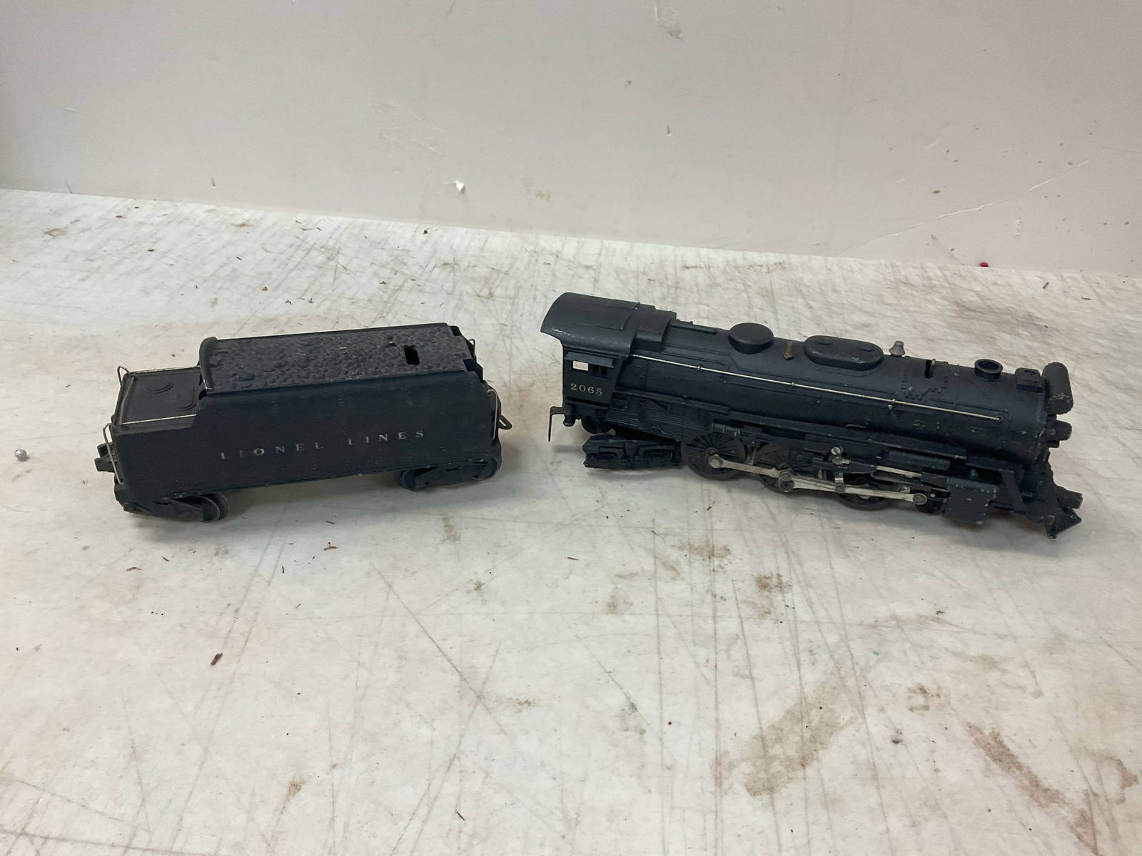 Lionel Caboose, Engine 2065 Auction