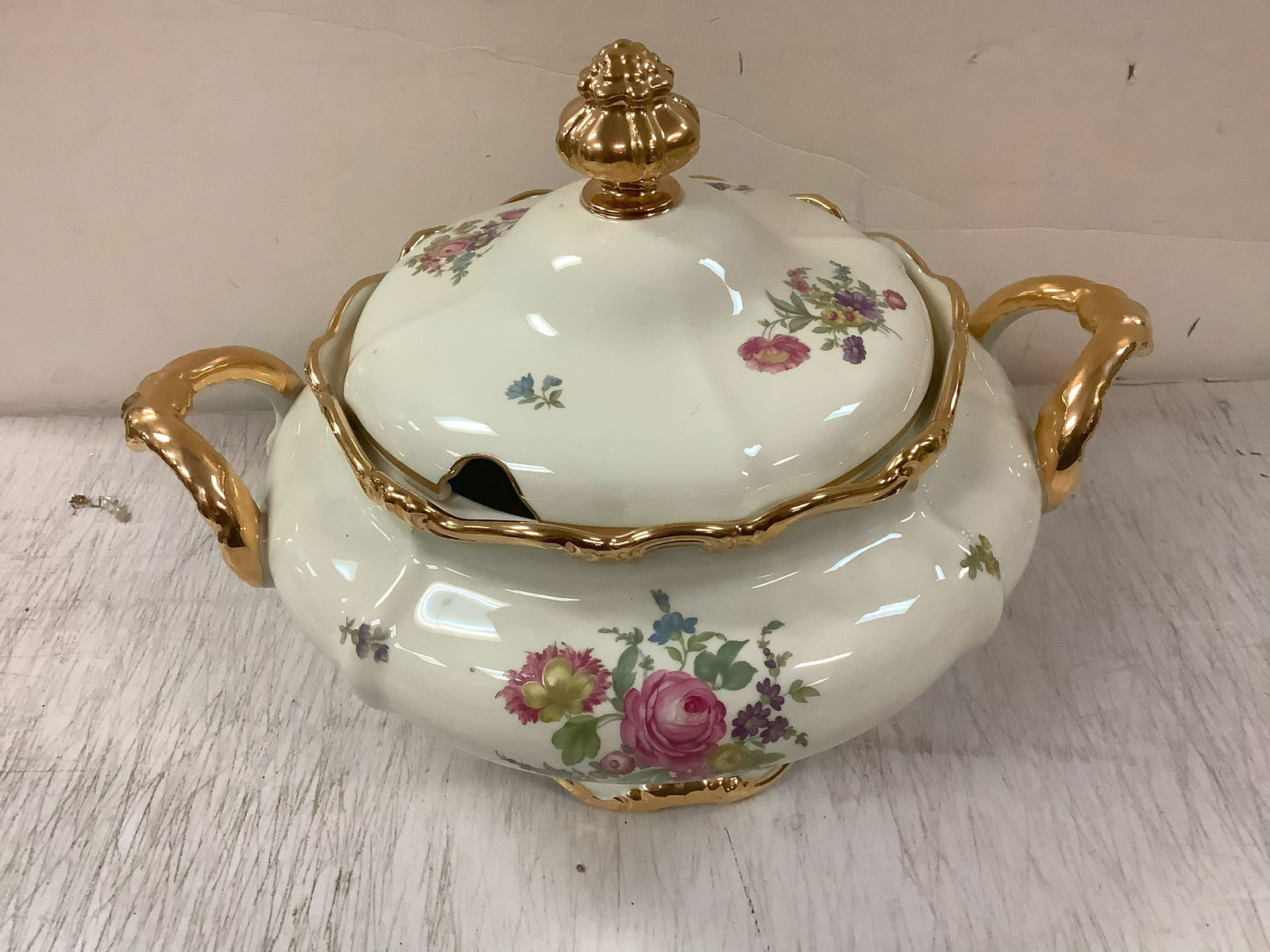 Rosenthal Pompadour Serving Pot 10.5x15 (1 of 1)