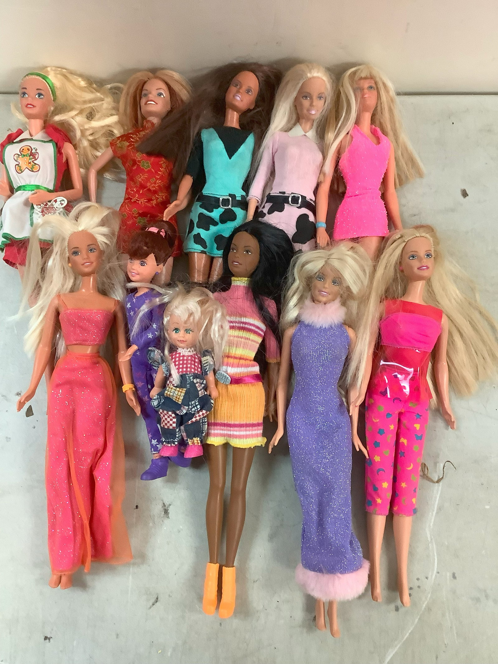 Lot of various barbies: Lot of various barbies