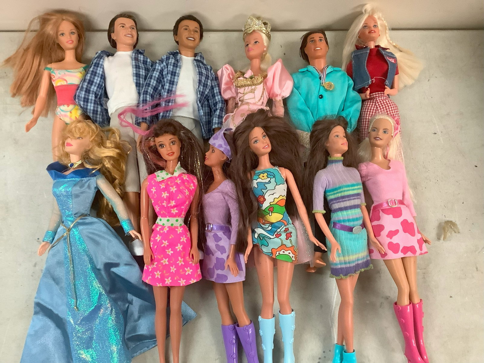 Lot of various barbies: Lot of various barbies