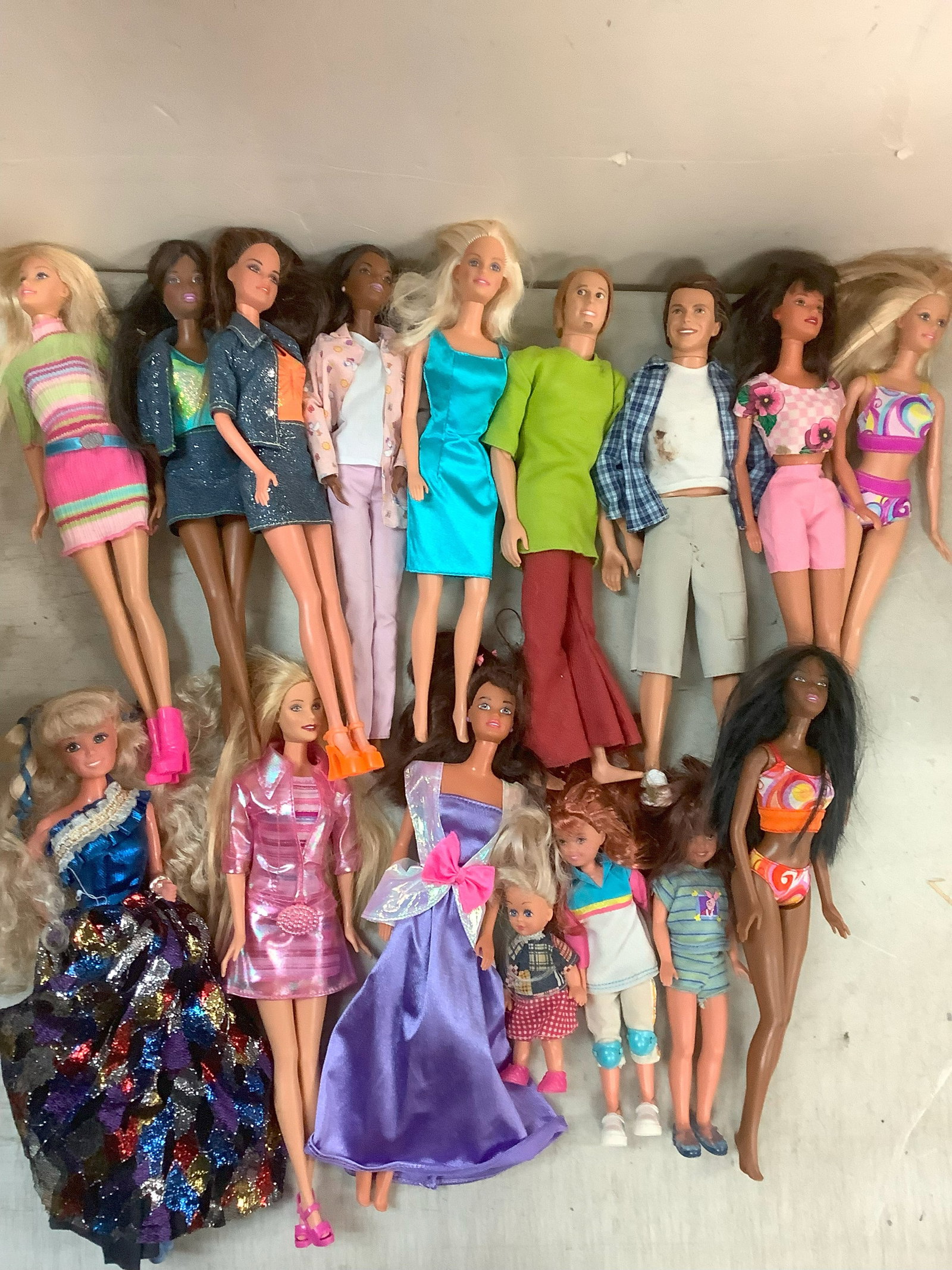 Lot of various barbies: Lot of various barbies