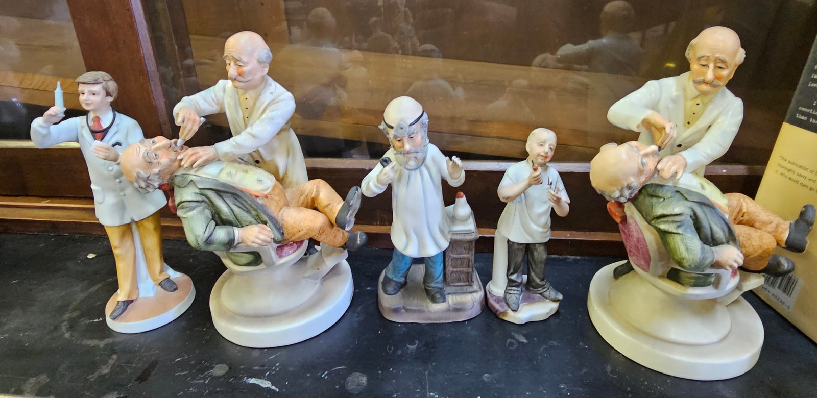 VIntage Dentist Doctor Figurines incl Lefton (1 of 1)