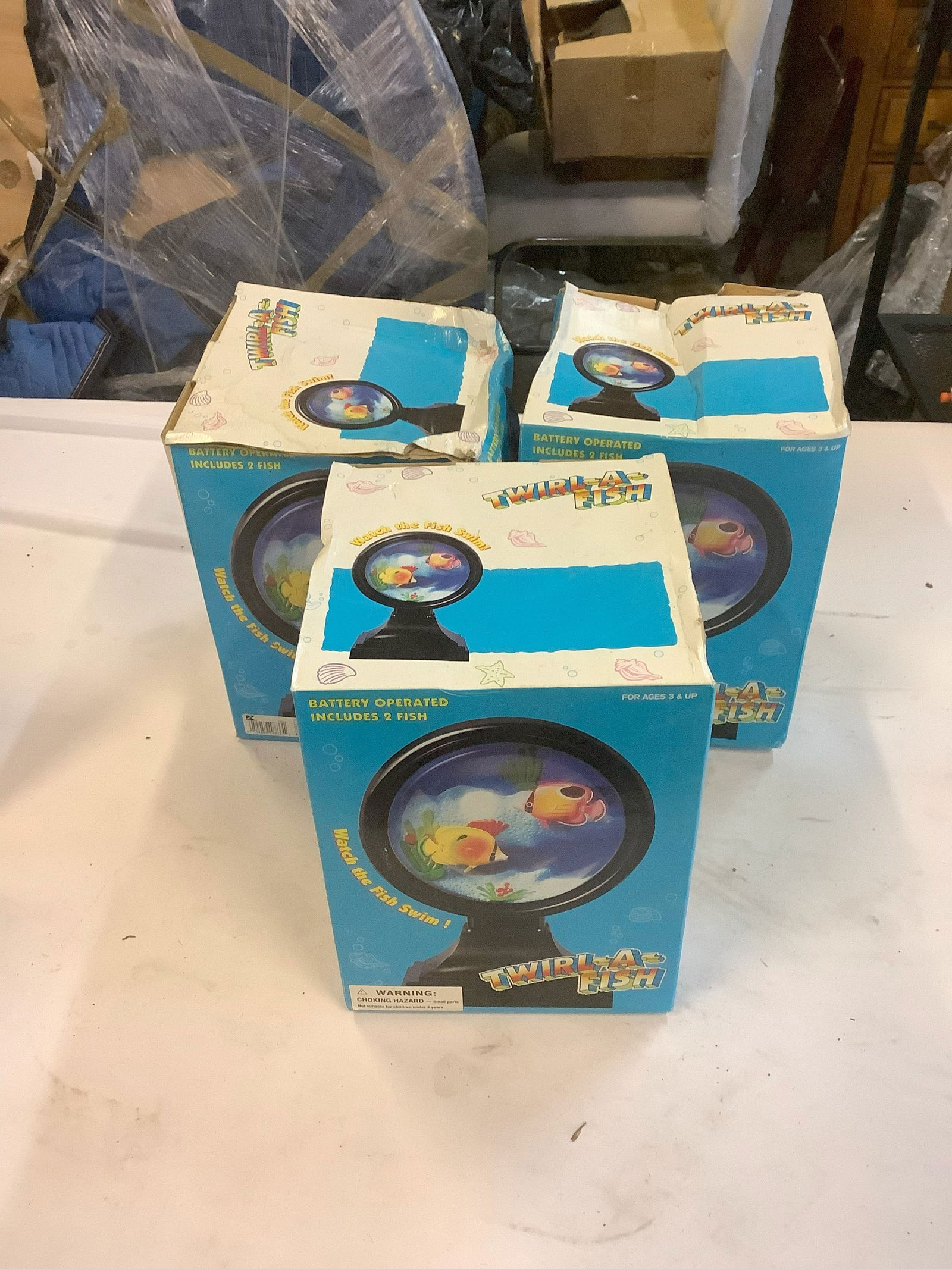Lot of battery operated TWIRL-A-FISH lamp (1 of 1)