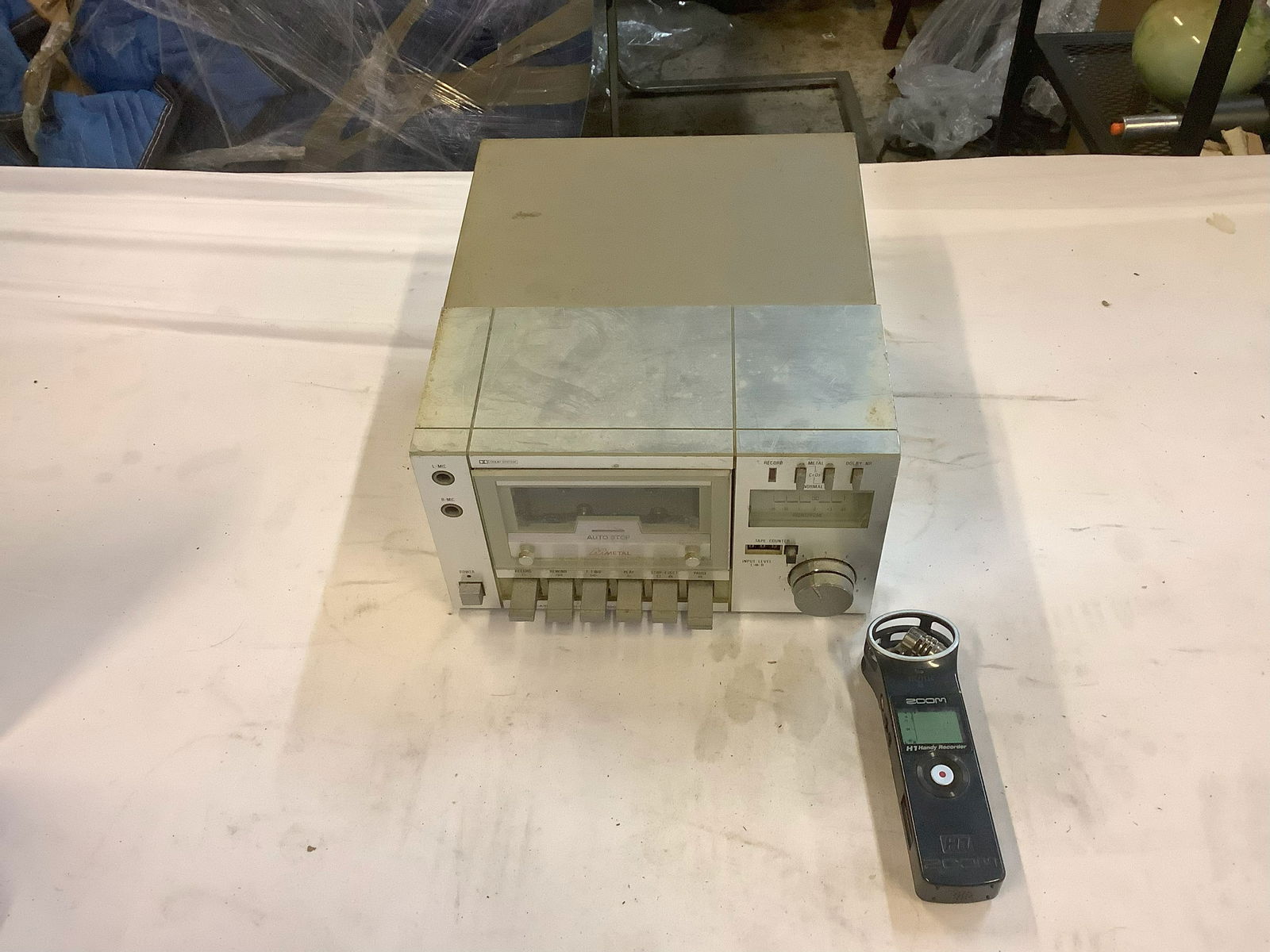 Lot of FISHER radio untested and ZOOM H1 handy recorder (1 of 1)