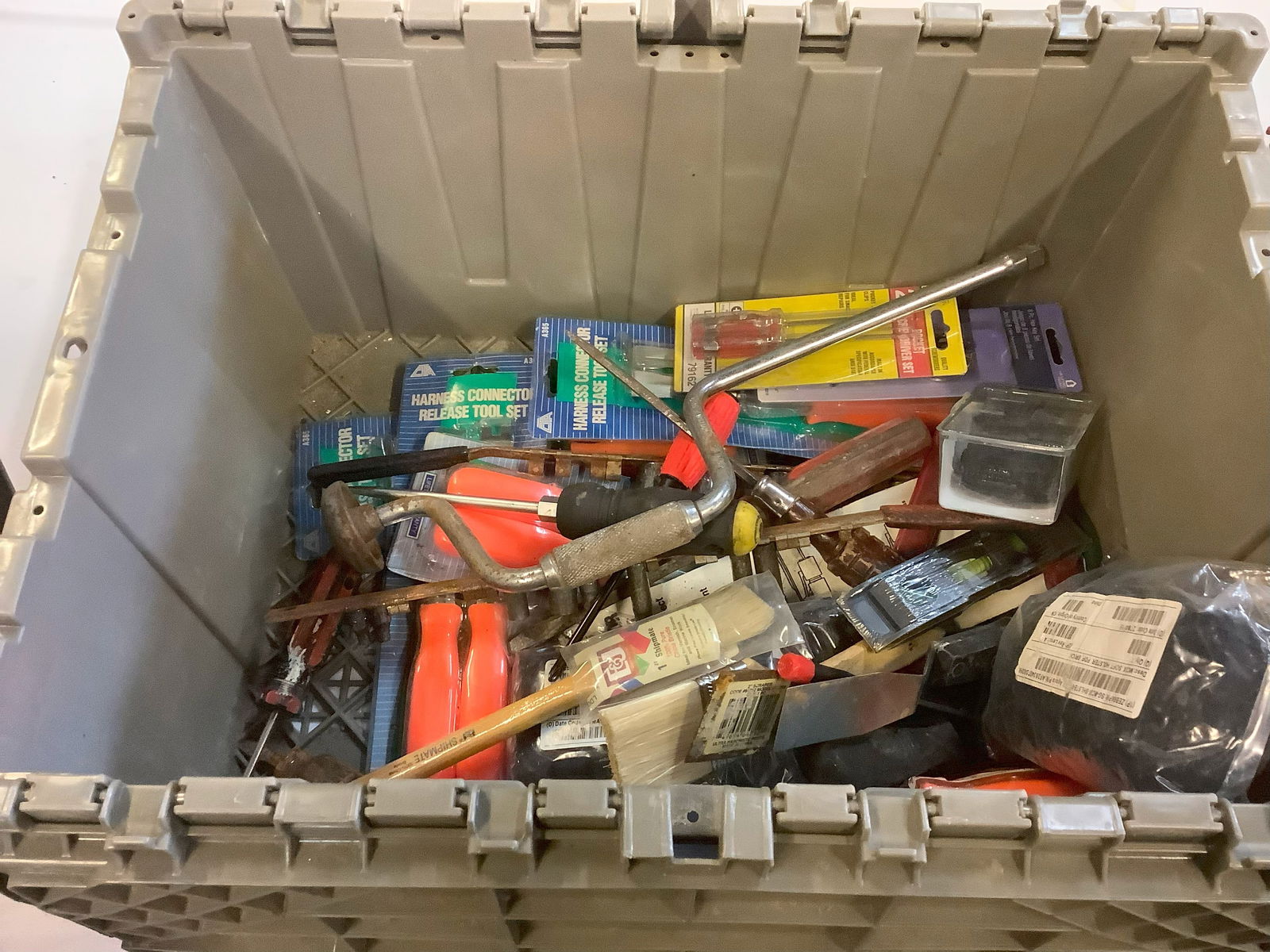 Lot of screwdrivers various sizes, paintbrushes and more (1 of 1)