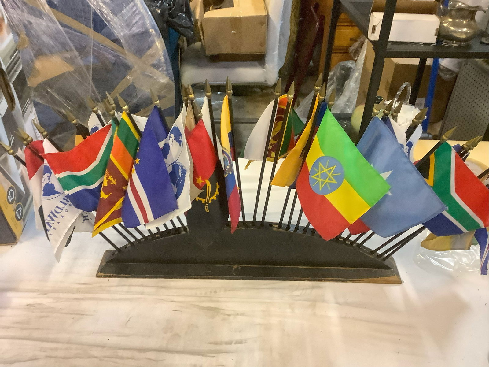 Different Countries Flag Display (1 of 1)