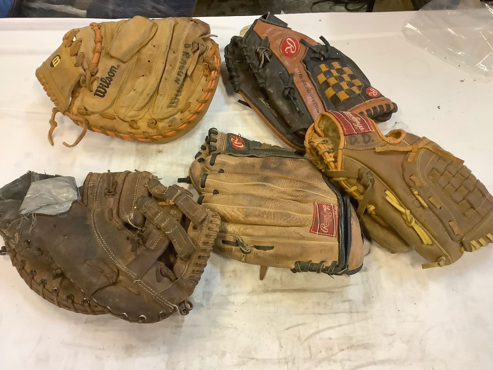Lot Of Rawlings, Wilson And More Baseball Mits Auction
