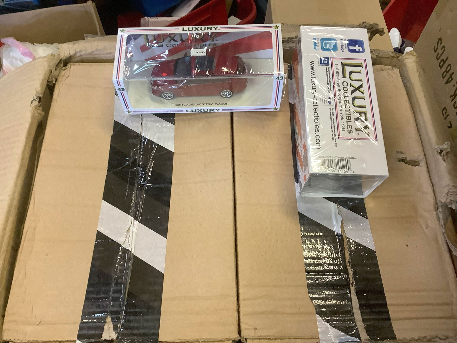 Case of 48 New Luxury Die-Cast Collectibles Toy Model 2011 Cadillac CTS-V Wagon (1 of 1)