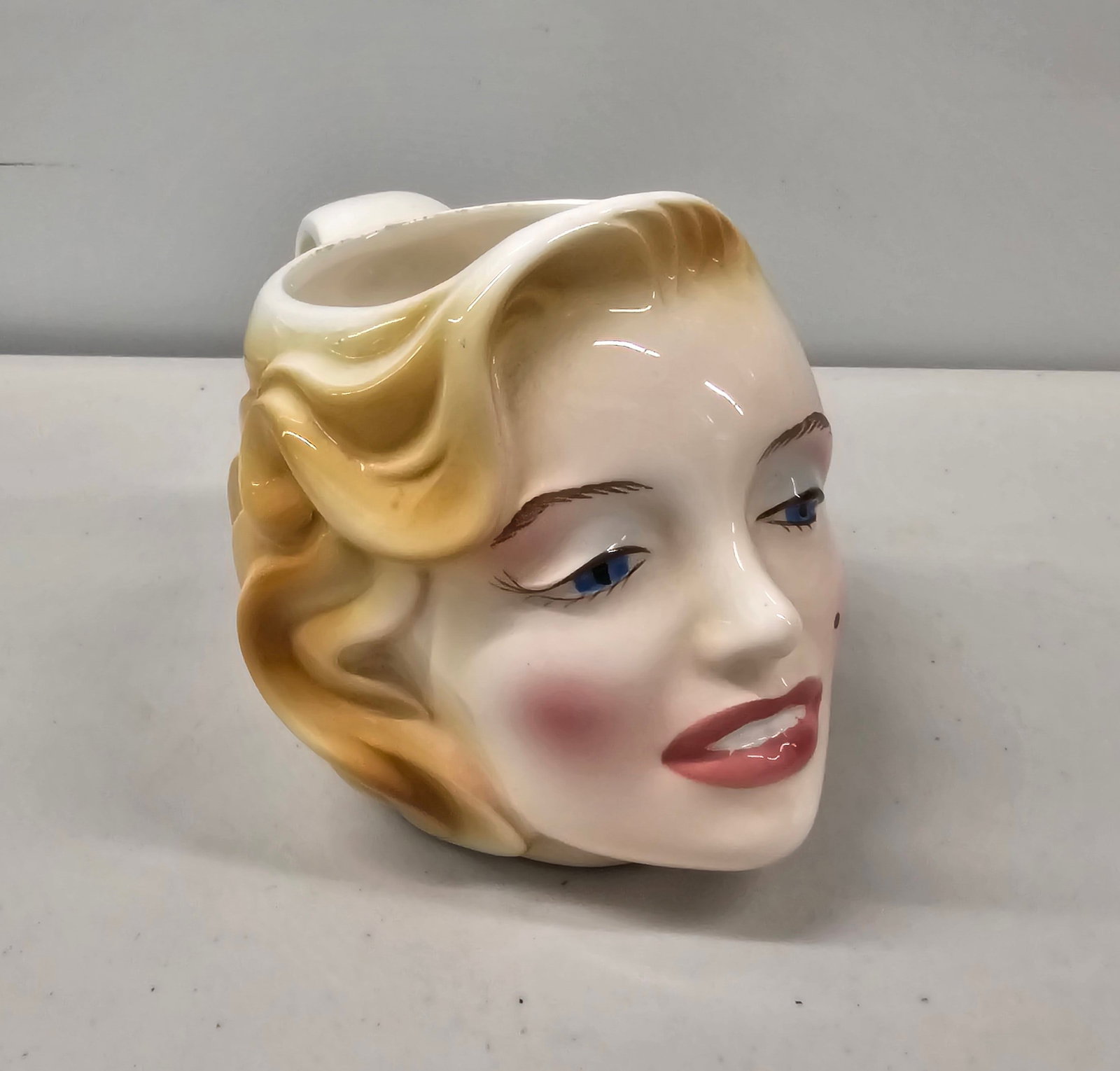 Vintage 1988 Marilyn Monroe Sculptural Mug: Vintage 1988 Marilyn Monroe Sculptural Mug