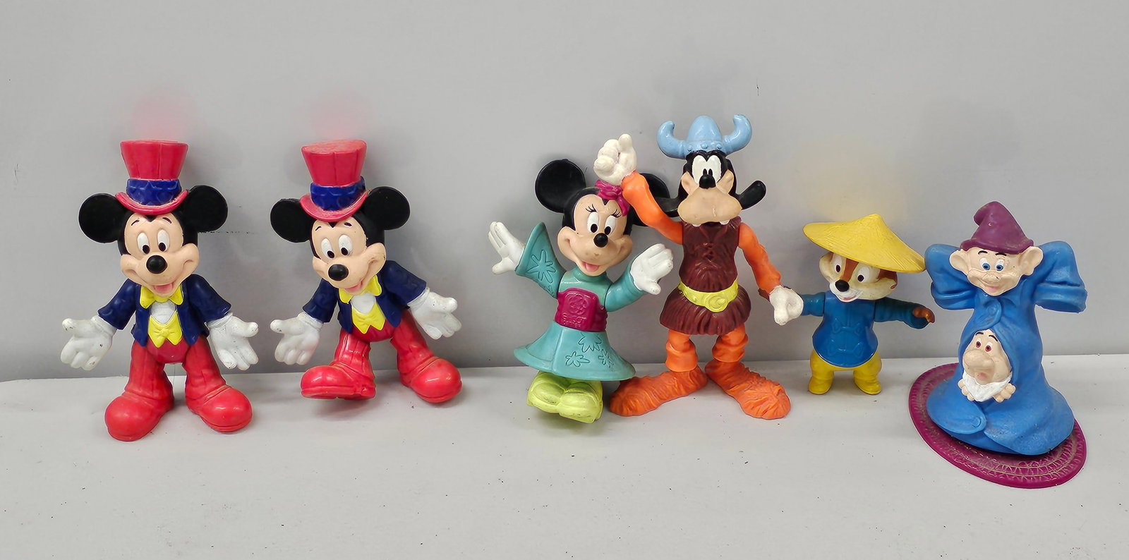 Vintage Disney Figures goofy 4" tall: Vintage Disney Figures goofy 4" tall
