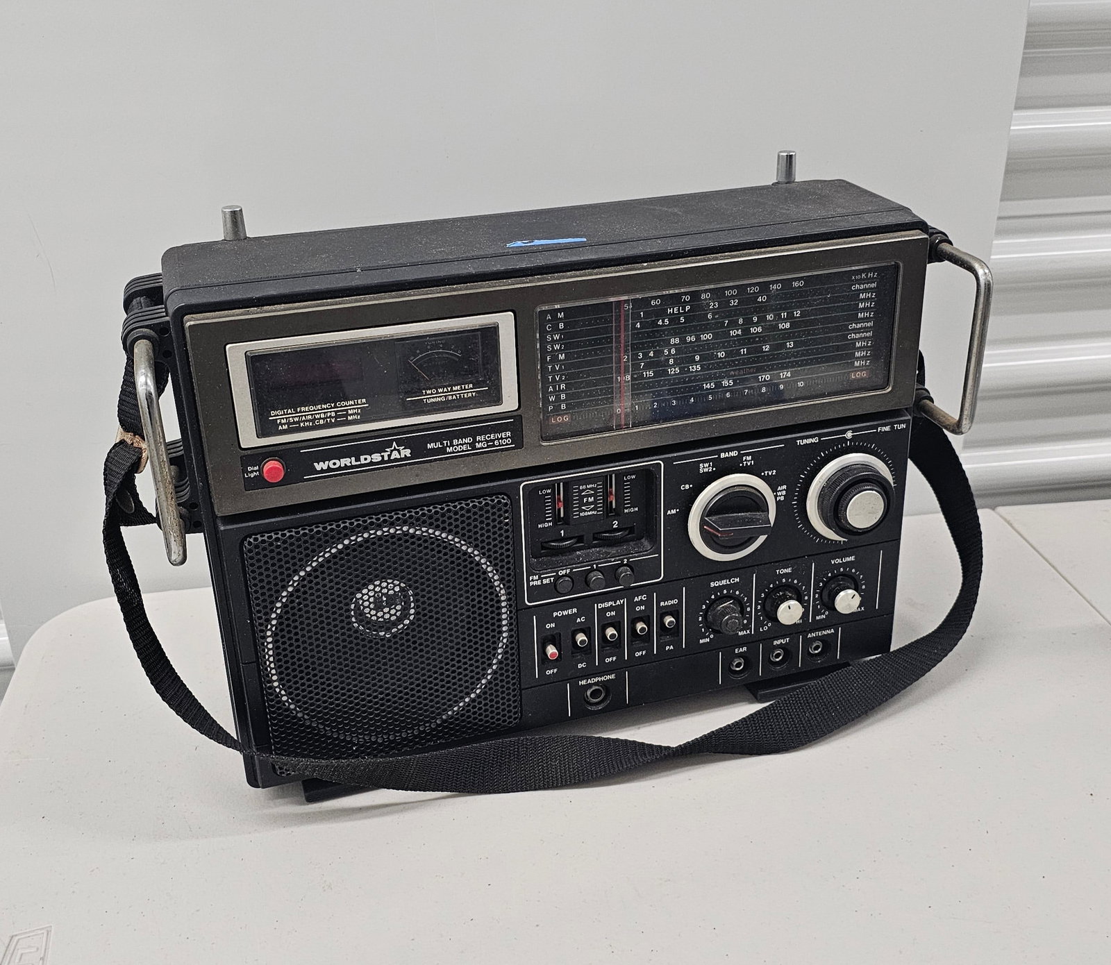 Vintage WorldStar Portable Receiver Model MG-6100: Vintage WorldStar Portable Receiver Model MG-6100