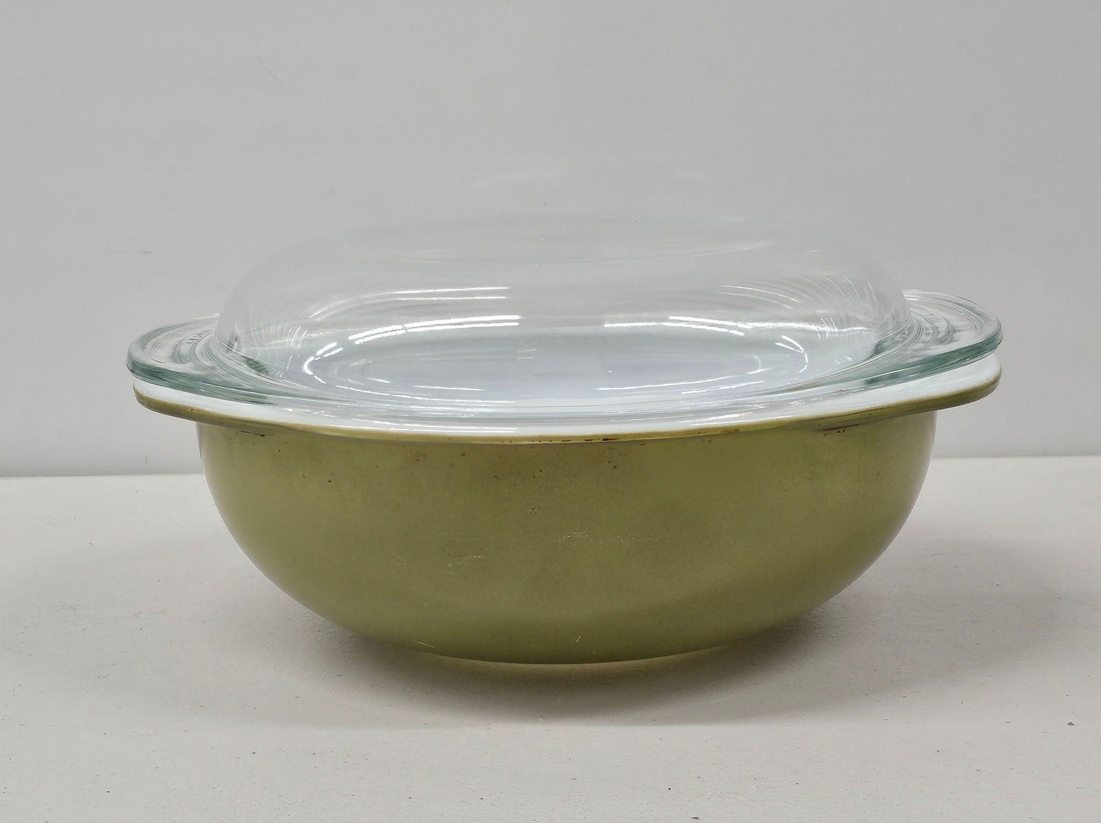 Vintage Pyrex Avocado Green 2 qt Covered Casserole (1 of 1)