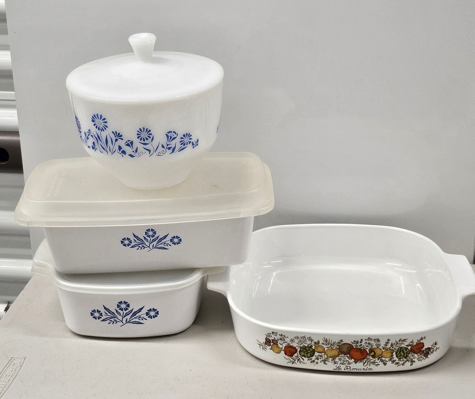 Vintage Corningware and Fire King (1 of 1)