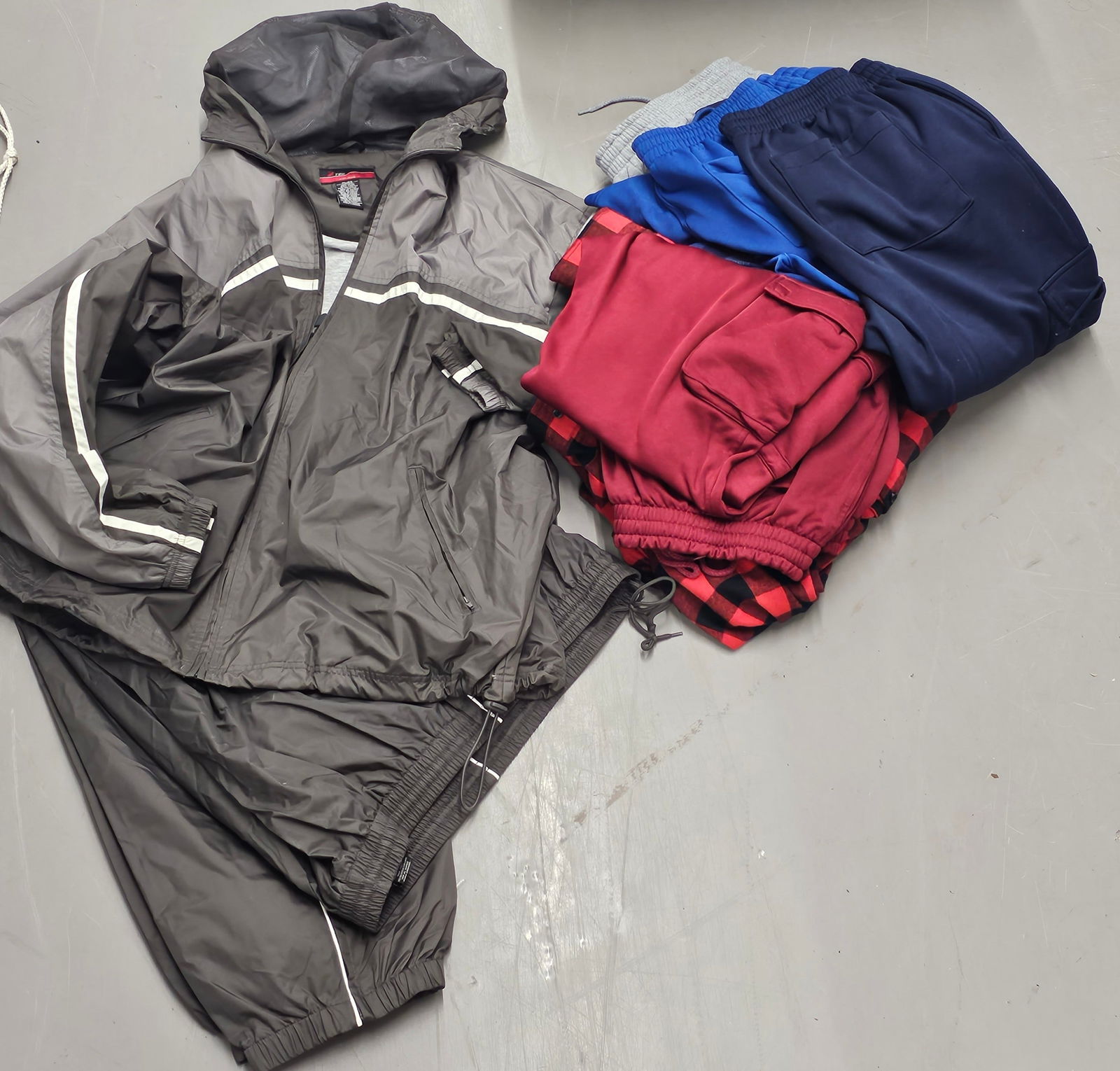 Men's Tracksuit and Lounge Wear XL (1 of 1)