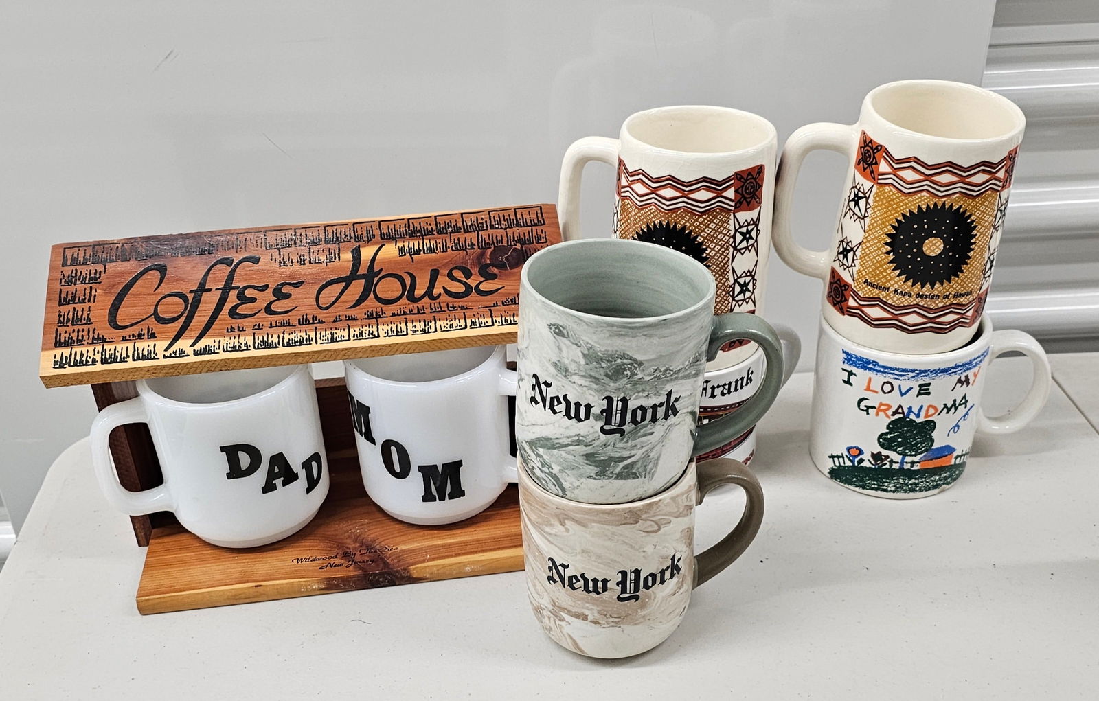 Vintage Mugs incl Milkglass: Vintage Mugs incl Milkglass