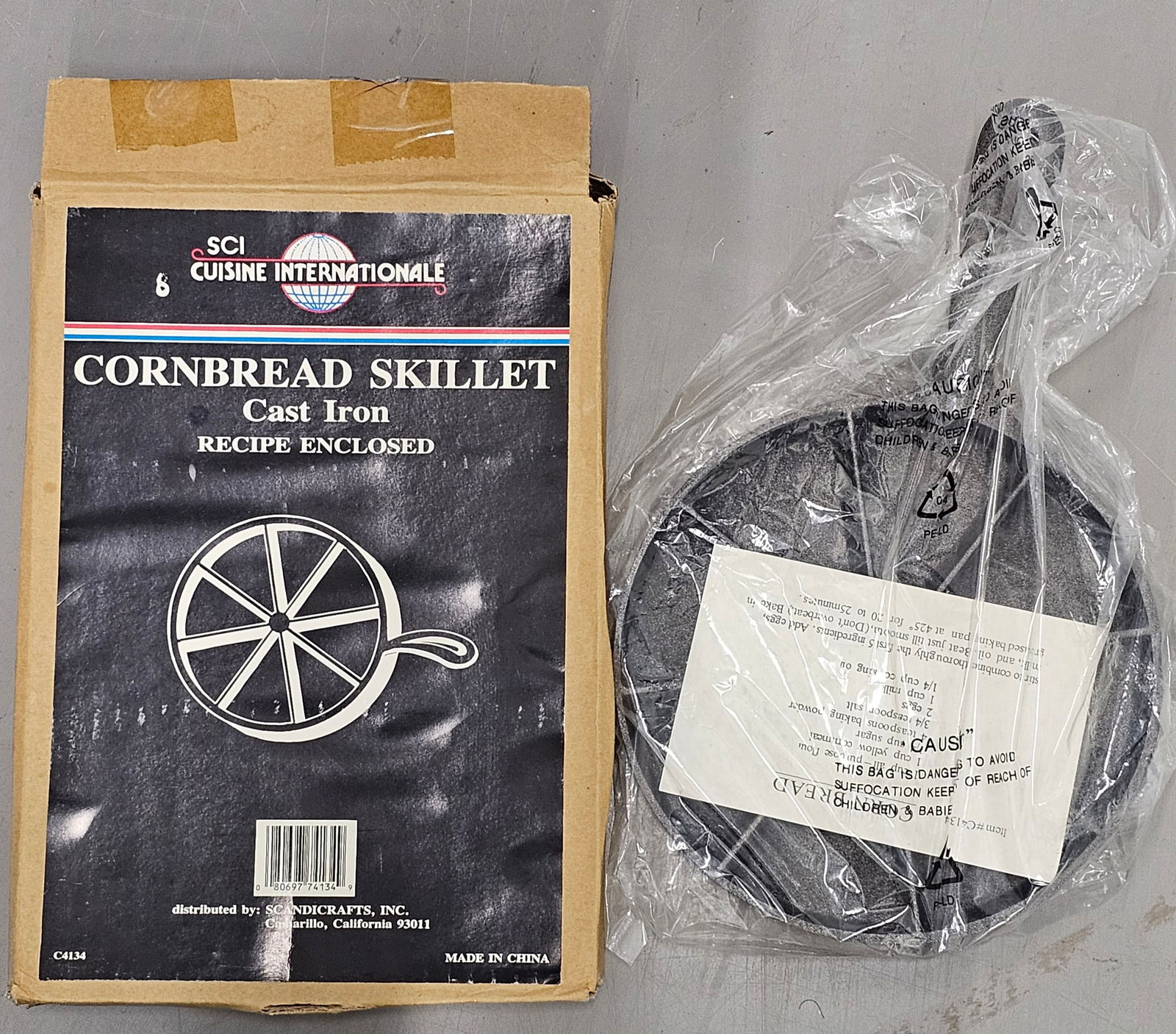 New Cast Iron Cornbread Pan 14x9" (1 of 1)