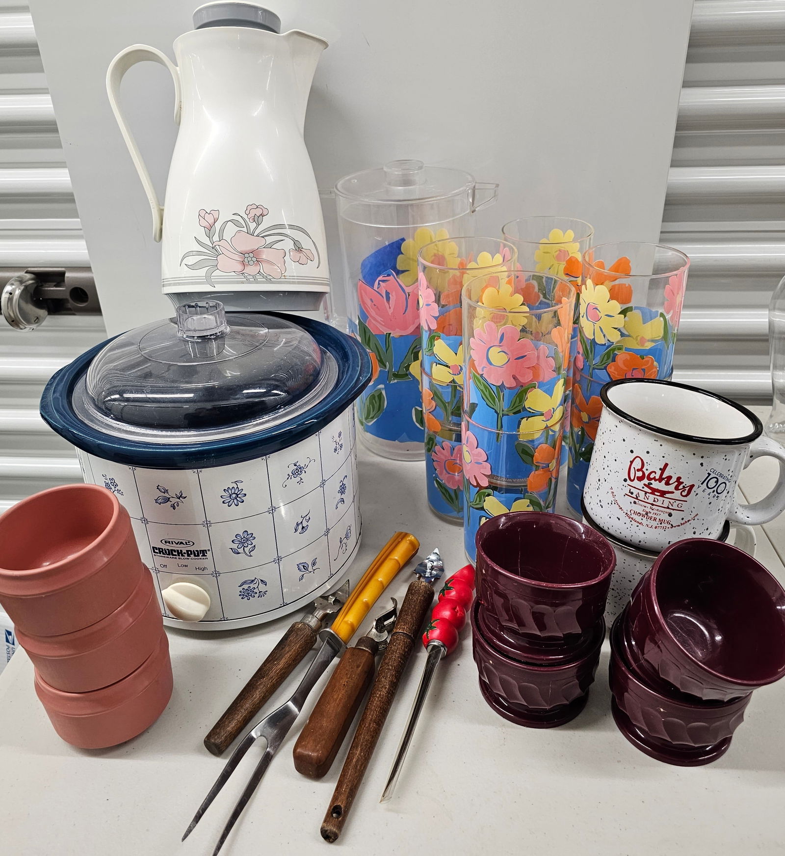 Vintage Kitchen Items incl Crock Pot and More (1 of 1)