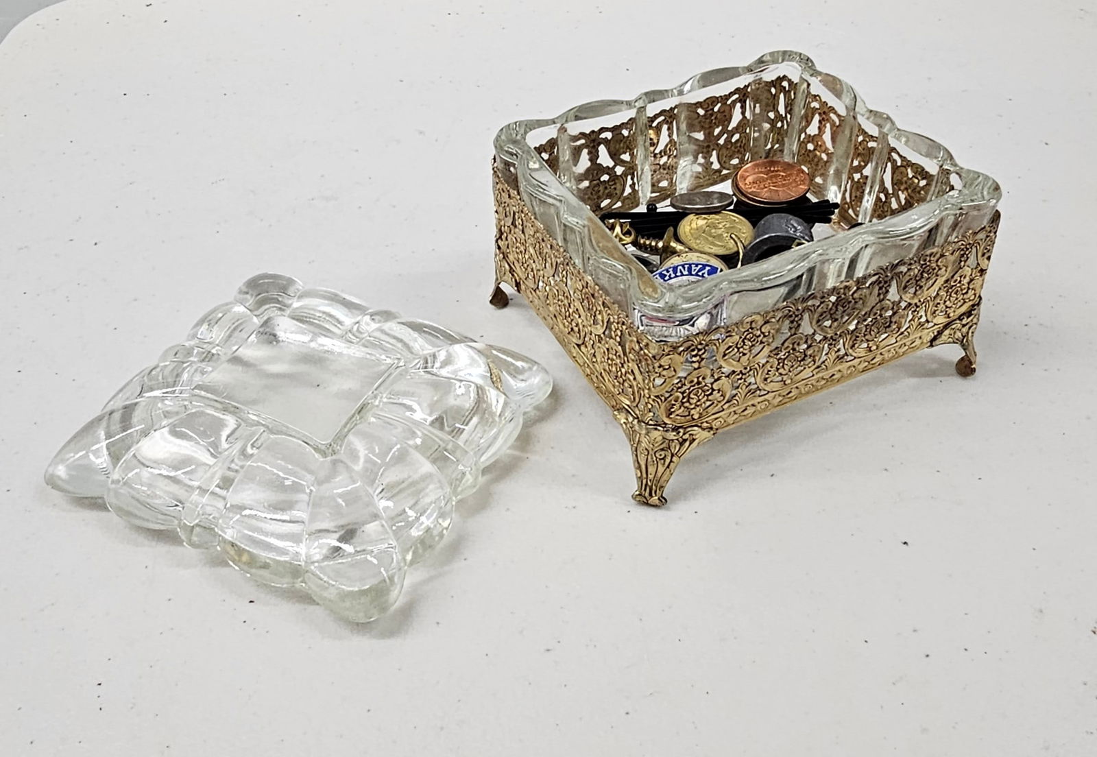 Vintage Dresser Box 3x4x3.5" and contents (1 of 2)