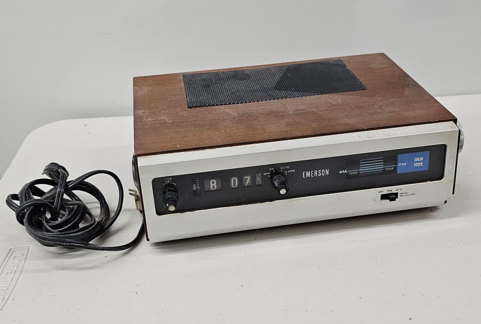 Vintage Emerson Flip Clock Radio (1 of 1)