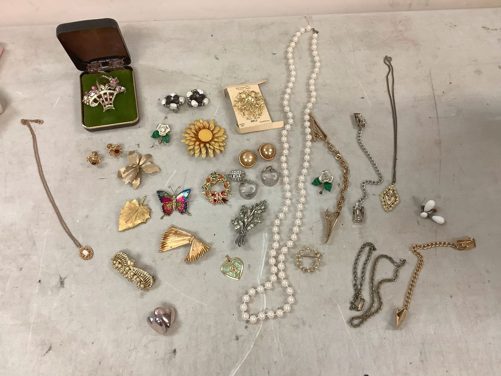 Peta-Lure "Coventry" Jewelry, Clip on Earrings, Assorted Fashion Jewelry (1 of 1)