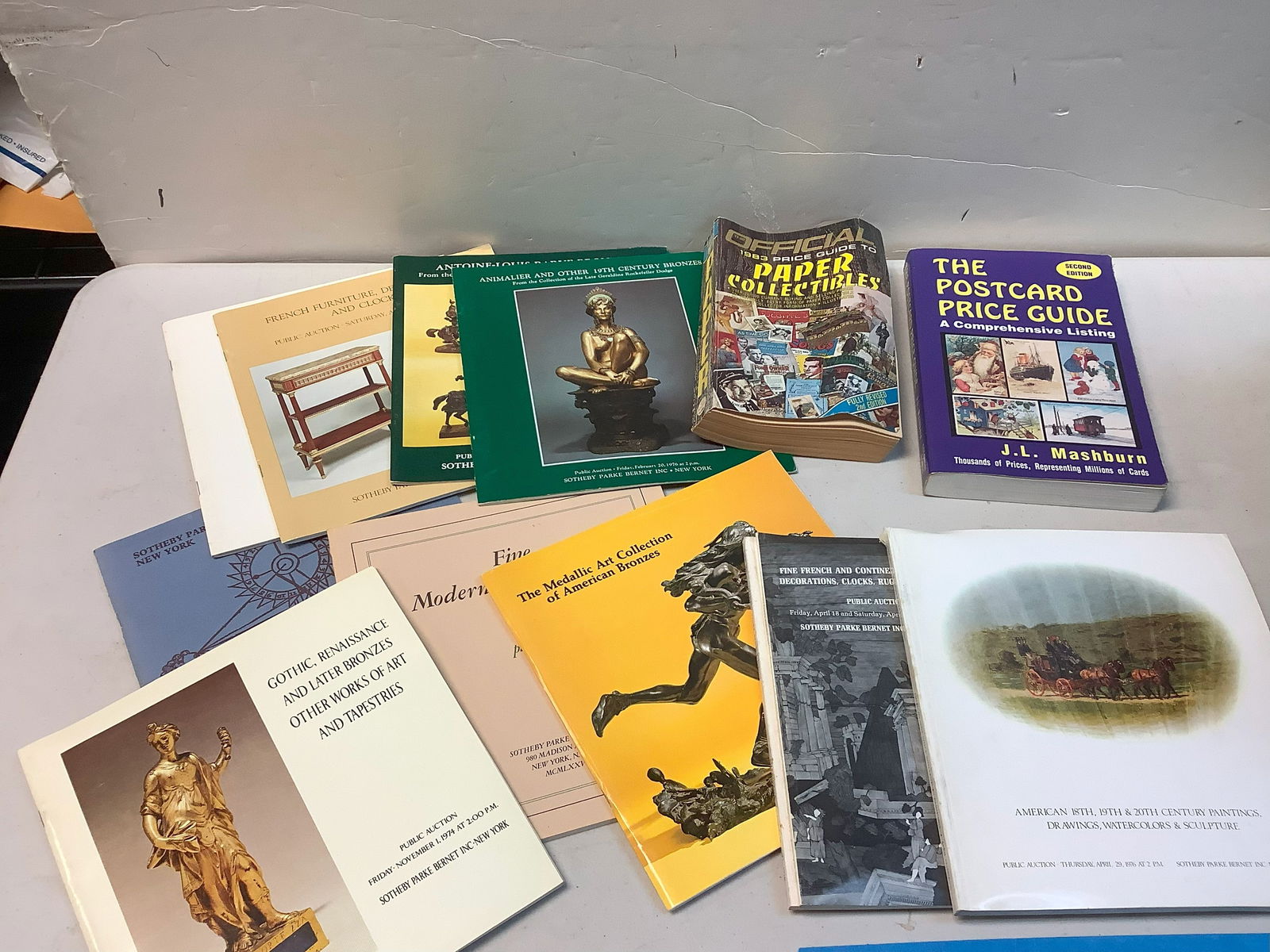 Sotheby Public Auction Programs 70s, Official 1983 Price Guide to Paper Collectibles and more (1 of 1)