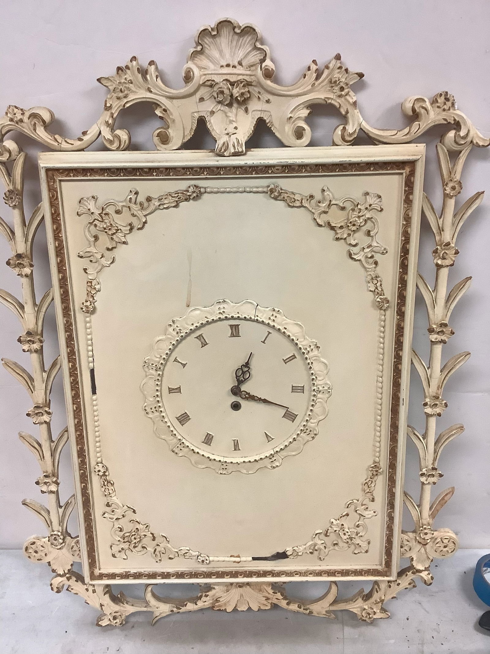 Decorative Art WallClock 25x31: Decorative Art WallClock 25x31