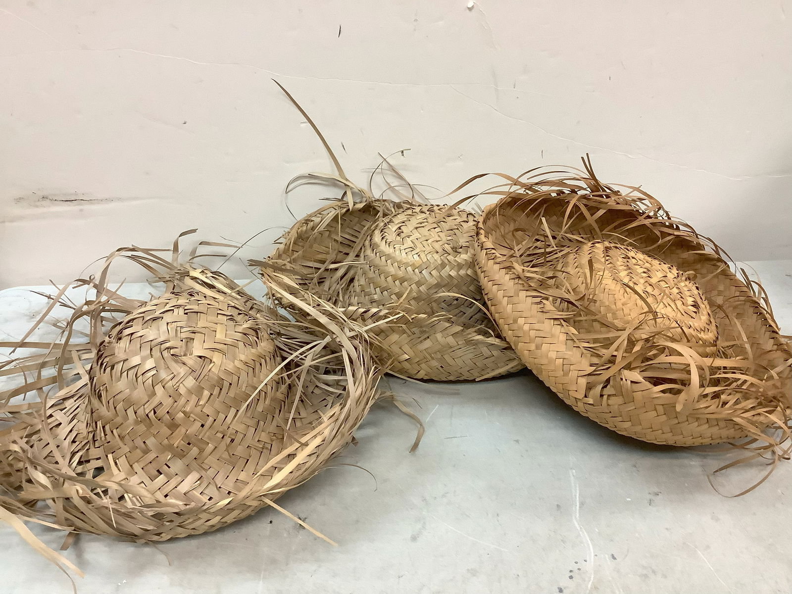 Lot of handmade straw hats (1 of 1)