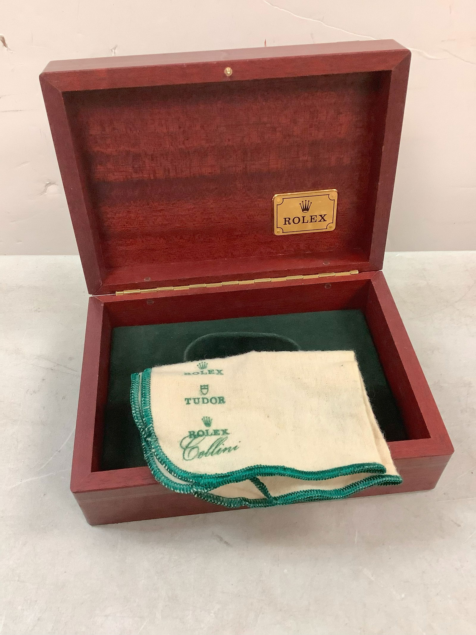 Rolex box and cleaning cloth: Rolex box and cleaning cloth