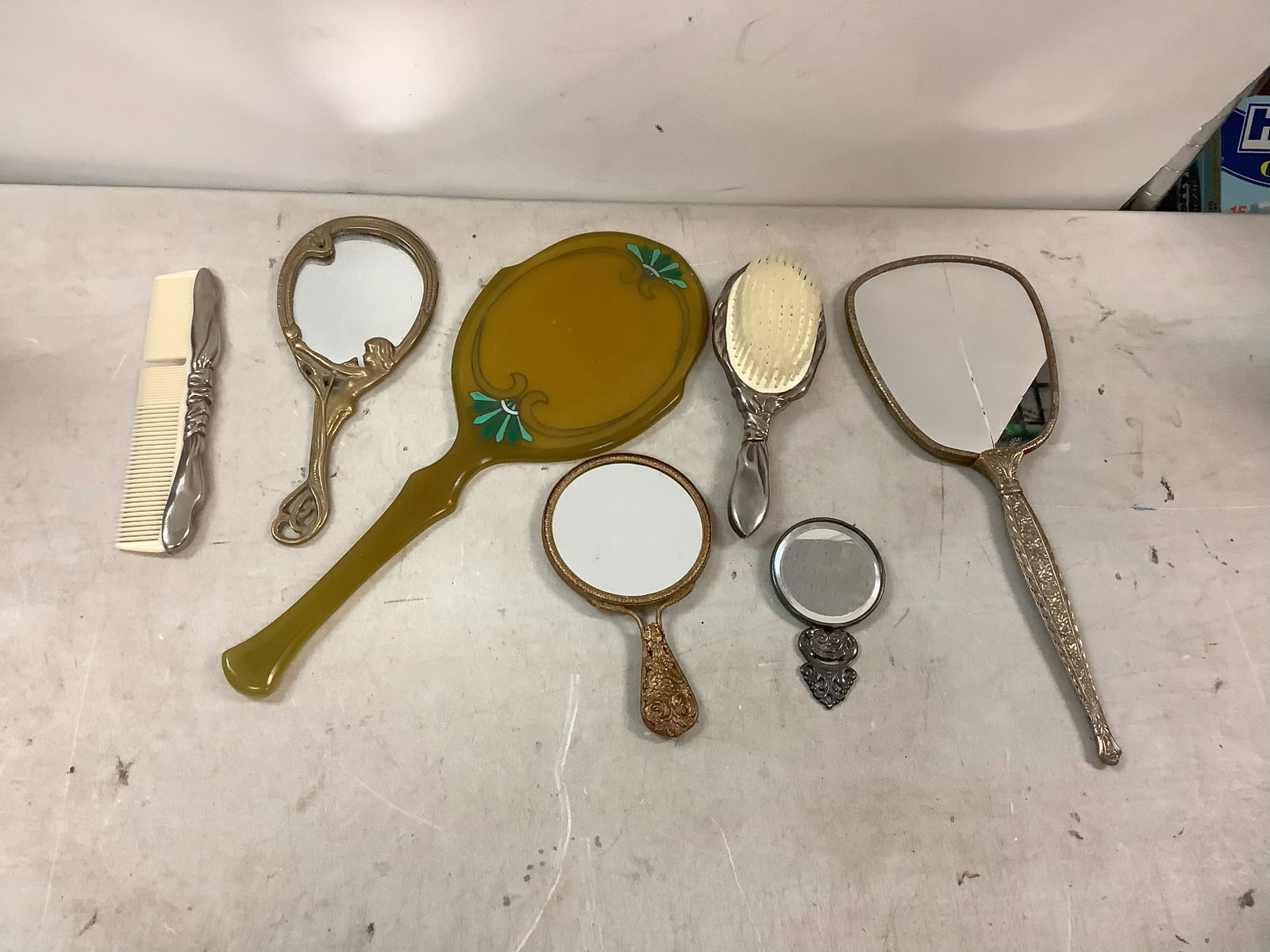 Vintage Hairbrush and Comb, Vontage Hand Held Mirrors (one cracked): Vintage Hairbrush and Comb, Vontage Hand Held Mirrors (one cracked)