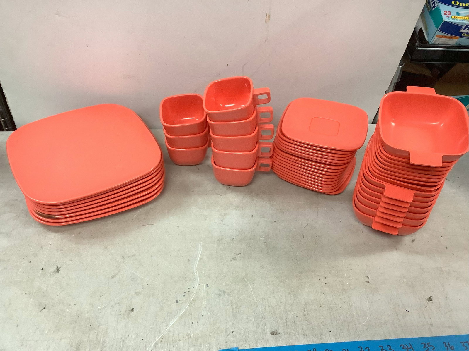 BrookPark Modern Design Vintage Dishware and Cups/Mugs: BrookPark Modern Design Vintage Dishware and Cups/Mugs