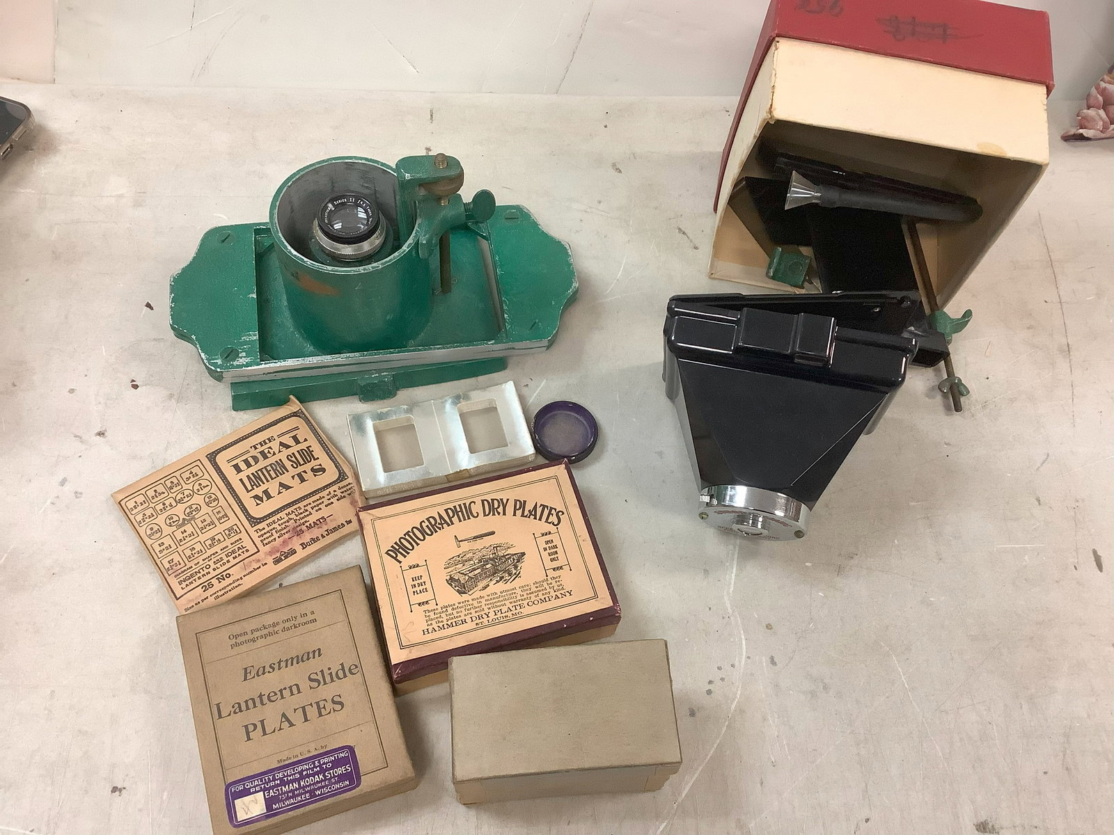 Vintage Cameras, SpeedOMatic, Photographic Dry Plates, Eastman Lantern Slide Plates and more (1 of 1)