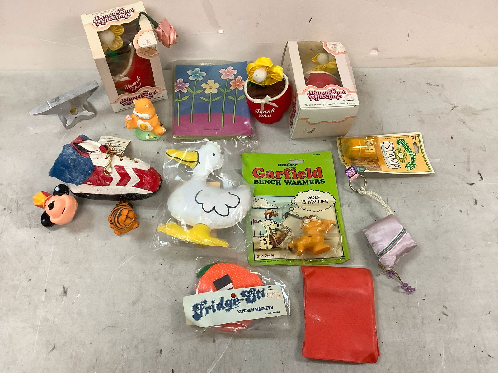 Garfield Bench Warmers Collectible Figure new, Cabbage Patch Kids Stamp new, Kitchen Magnets, (1 of 1)