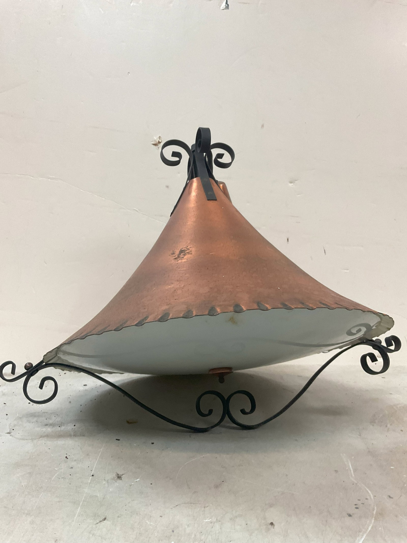 Vintage light fixture about 20in.long: Vintage light fixture about 20in.long