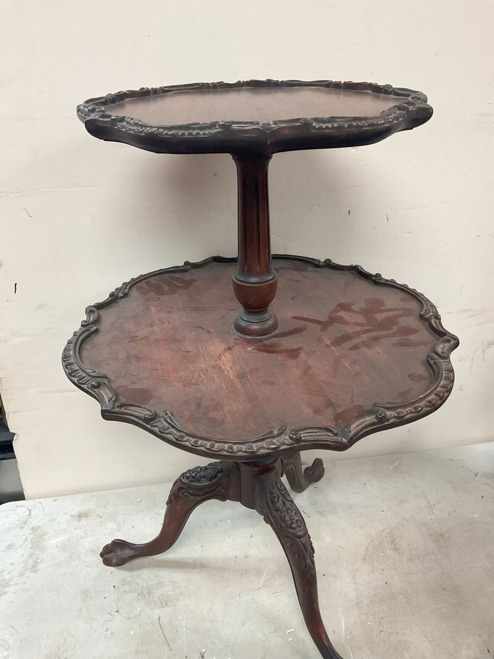 Clawfoot 2 tier table 30in.tall (1 of 1)