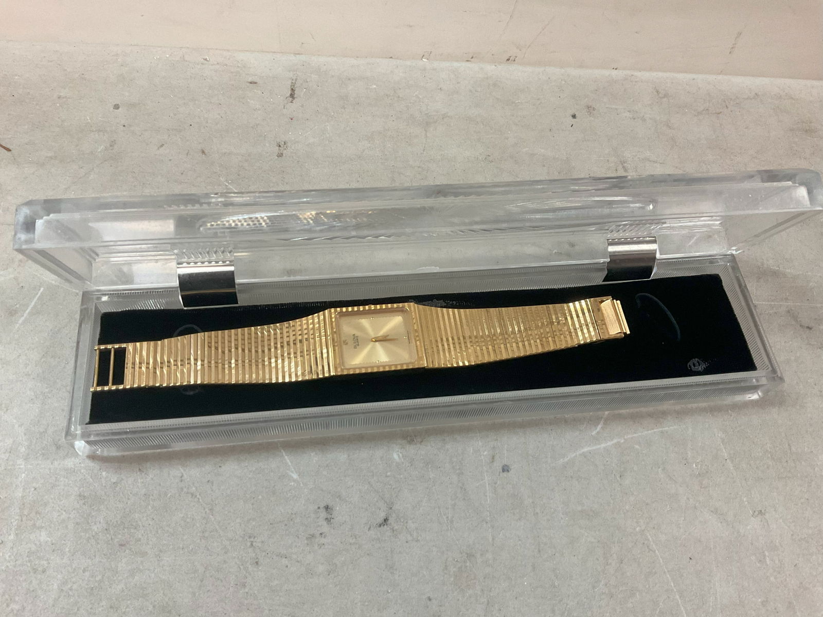 Bulova quartz watch: Bulova quartz watch